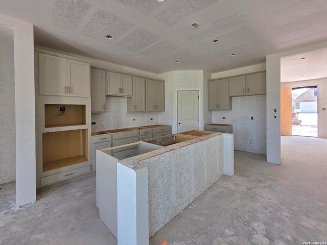 140 Yale St, Seguin, TX 78155