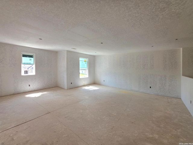 140 Yale St, Seguin, TX 78155