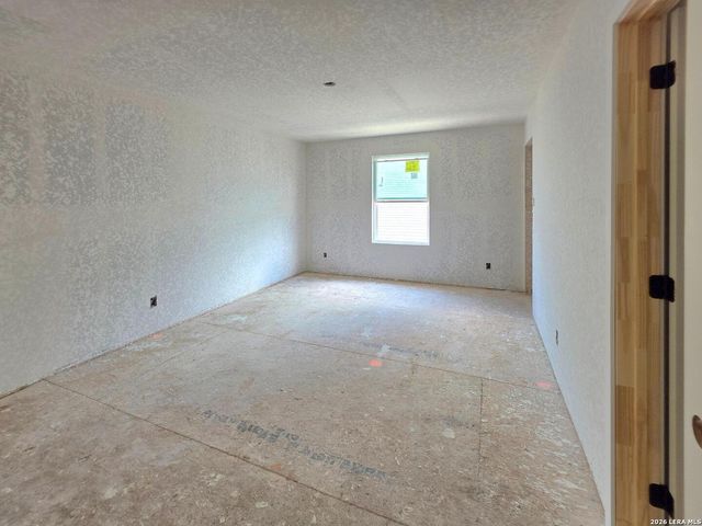 140 Yale St, Seguin, TX 78155