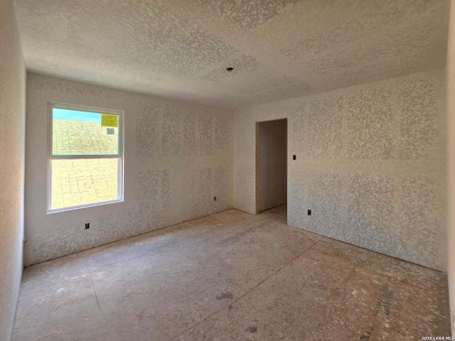 140 Yale St, Seguin, TX 78155