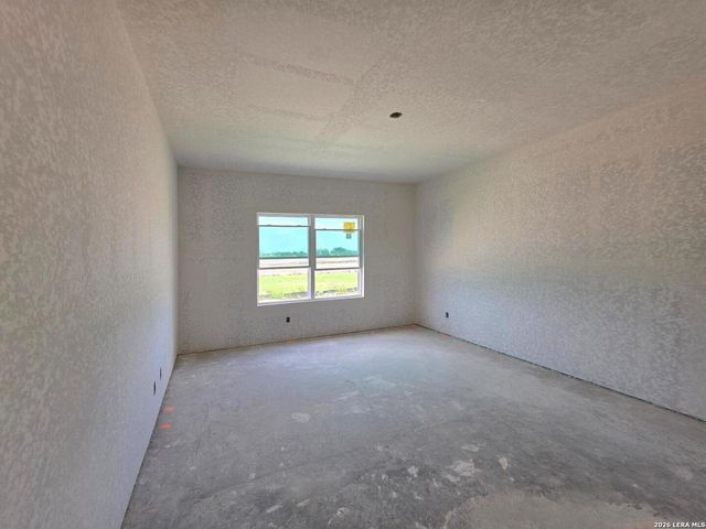 140 Yale St, Seguin, TX 78155