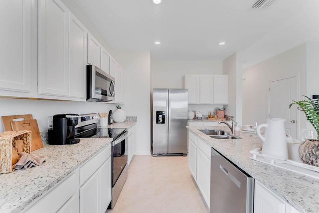 2610 OLYMPIC COURT, Davenport, FL 33837