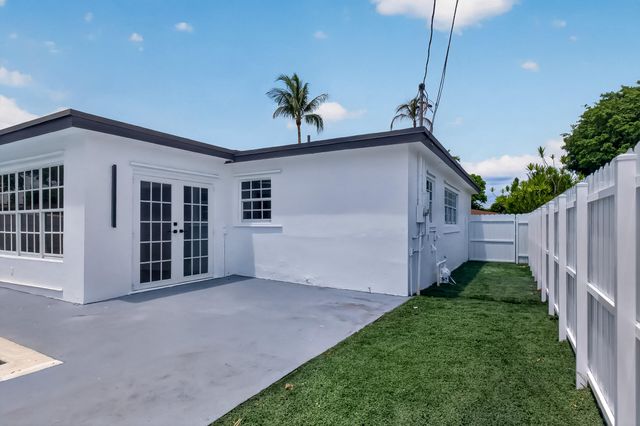 2701 DE SOTO Drive, Miramar, FL 33023