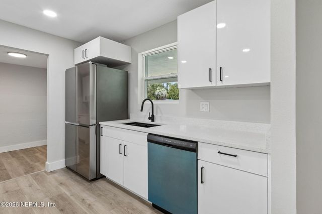 6712 HARLOW Boulevard, Jacksonville, FL 32210