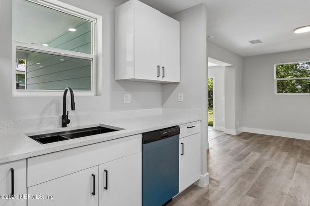 6712 HARLOW Boulevard, Jacksonville, FL 32210