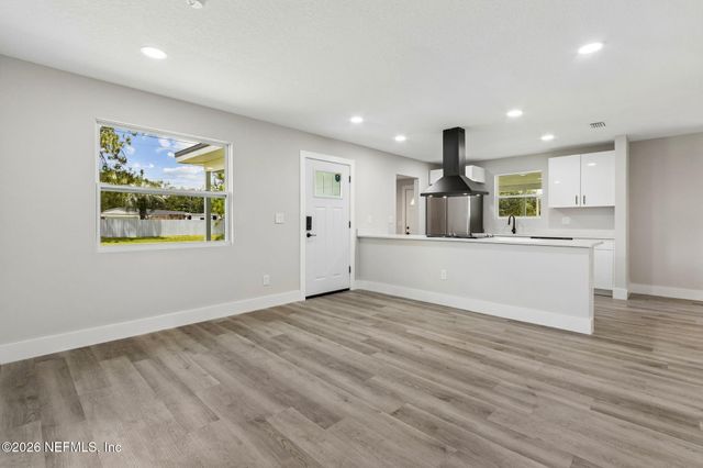 6712 HARLOW Boulevard, Jacksonville, FL 32210