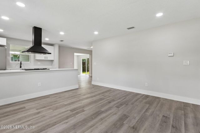 6712 HARLOW Boulevard, Jacksonville, FL 32210