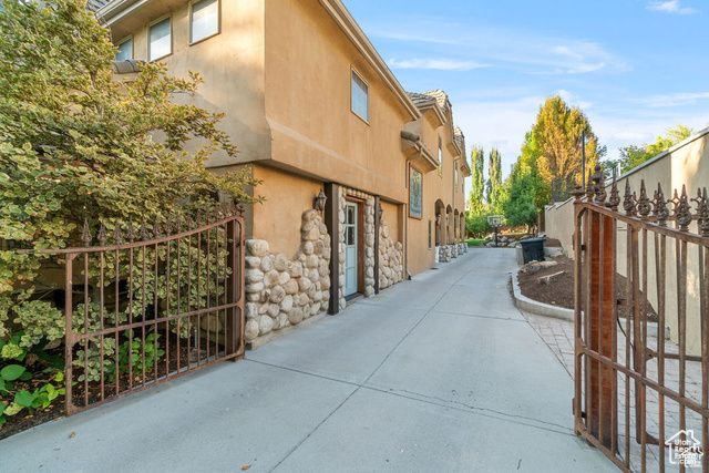 2415 E KARREN ST, Holladay, UT 84124