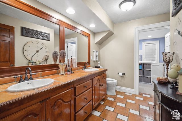 2415 E KARREN ST, Holladay, UT 84124