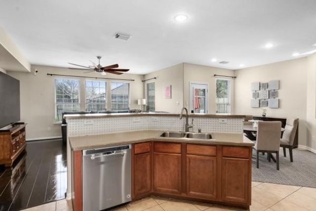 3727 Norwood Glen Lane, Friendswood, TX 77546