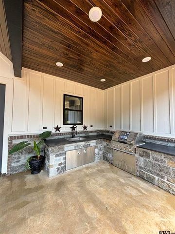 413 S CR 3101, Jacksonville, TX 75766