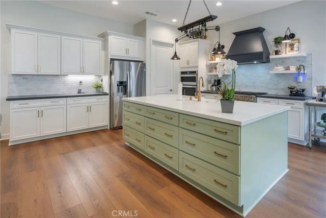 24590 Crestley Drive, Corona, CA 92883