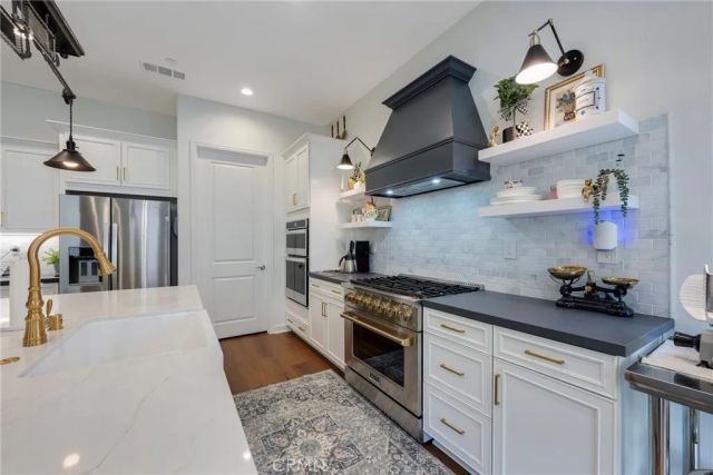 24590 Crestley Drive, Corona, CA 92883