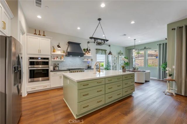 24590 Crestley Drive, Corona, CA 92883