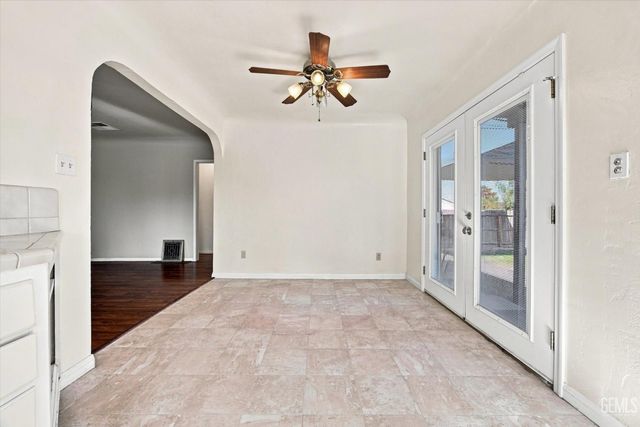1904 Radiance Drive, Bakersfield, CA 93304