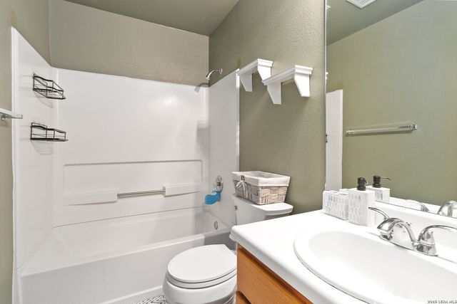 9107 LAGUNA HLS, Selma, TX 78154