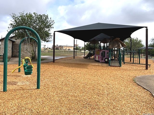 9107 LAGUNA HLS, Selma, TX 78154