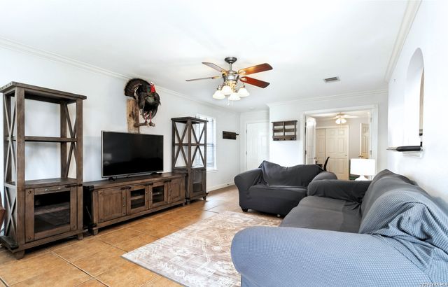 9107 LAGUNA HLS, Selma, TX 78154