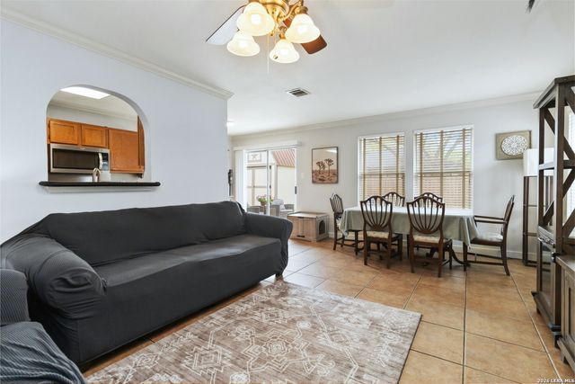 9107 LAGUNA HLS, Selma, TX 78154