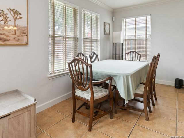 9107 LAGUNA HLS, Selma, TX 78154