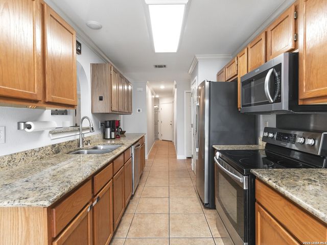 9107 LAGUNA HLS, Selma, TX 78154