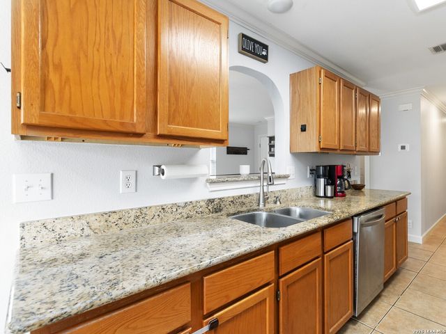 9107 LAGUNA HLS, Selma, TX 78154