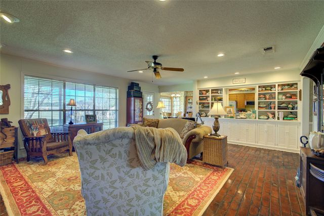 121 Lewis Street, Sulphur Springs, TX 75482