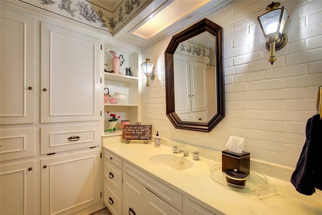 121 Lewis Street, Sulphur Springs, TX 75482