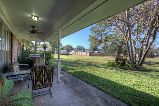 121 Lewis Street, Sulphur Springs, TX 75482