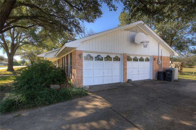 121 Lewis Street, Sulphur Springs, TX 75482