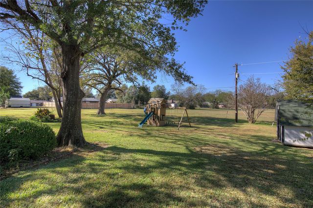 121 Lewis Street, Sulphur Springs, TX 75482