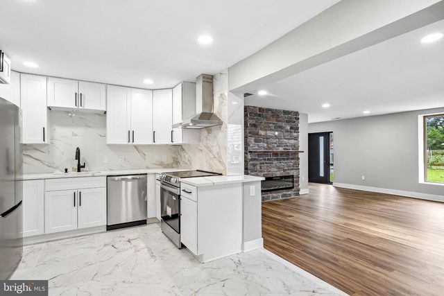 1509 VENICE AVE, Bristol, PA 19007
