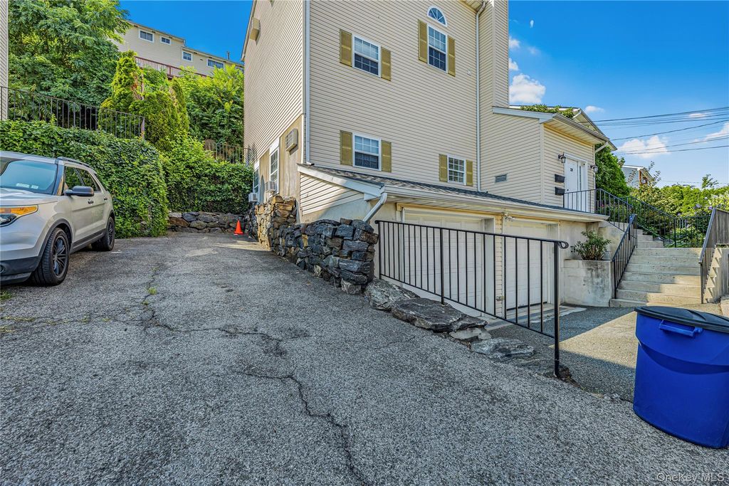 239 Mary Lou Avenue, Yonkers, NY 10703 — photo 3