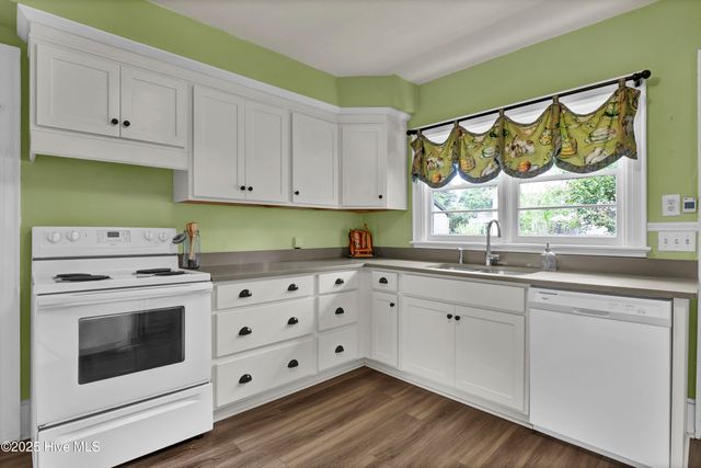 6 Keaton Avenue, Wilmington, NC 28403