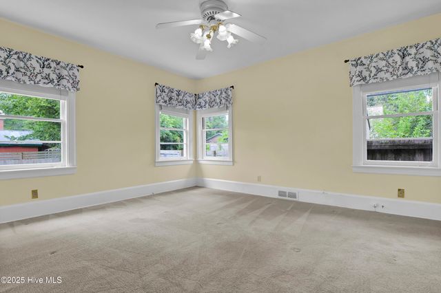 6 Keaton Avenue, Wilmington, NC 28403