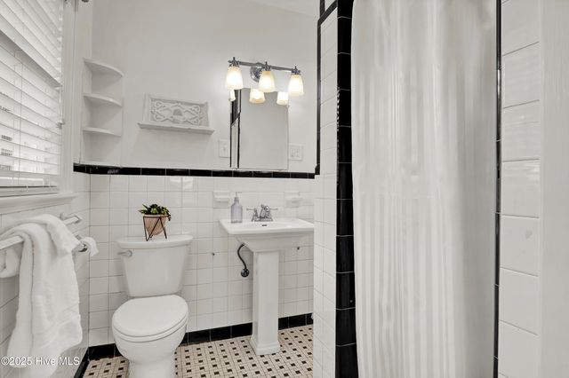 6 Keaton Avenue, Wilmington, NC 28403