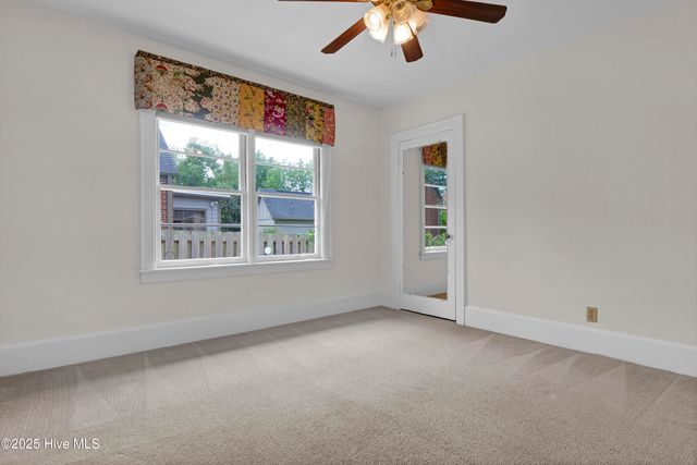 6 Keaton Avenue, Wilmington, NC 28403