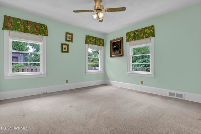 6 Keaton Avenue, Wilmington, NC 28403