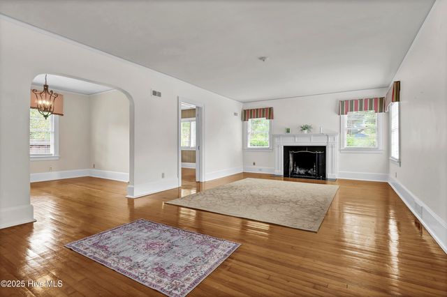 6 Keaton Avenue, Wilmington, NC 28403