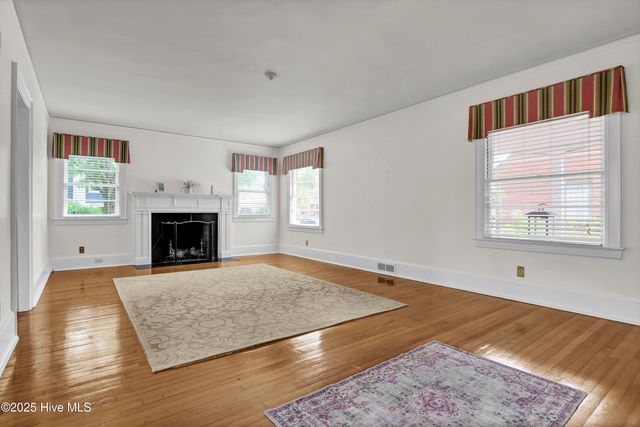 6 Keaton Avenue, Wilmington, NC 28403