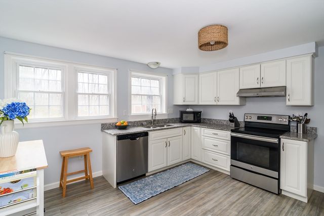 2 Sawmill Cir, Charlton, MA 01507