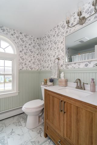 2 Sawmill Cir, Charlton, MA 01507