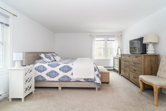 2 Sawmill Cir, Charlton, MA 01507