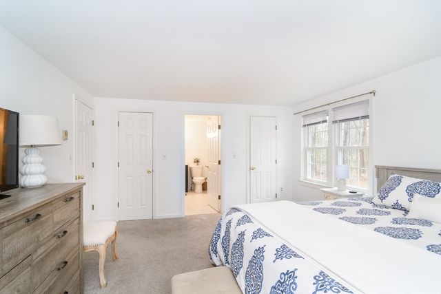 2 Sawmill Cir, Charlton, MA 01507