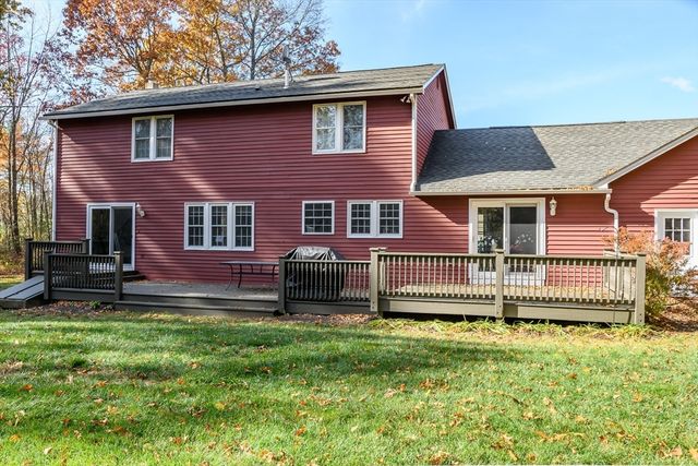 2 Sawmill Cir, Charlton, MA 01507
