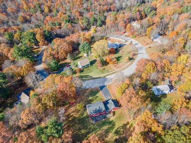2 Sawmill Cir, Charlton, MA 01507