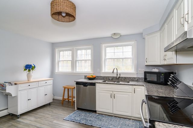 2 Sawmill Cir, Charlton, MA 01507