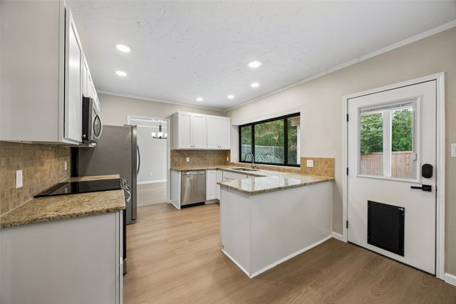 4321 Bradford Drive, Grapevine, TX 76051