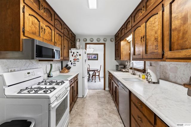 1220 Bellaire Boulevard, Bellevue, NE 68005