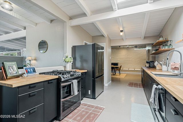 2711 N Kiva Place, Tucson, AZ 85715